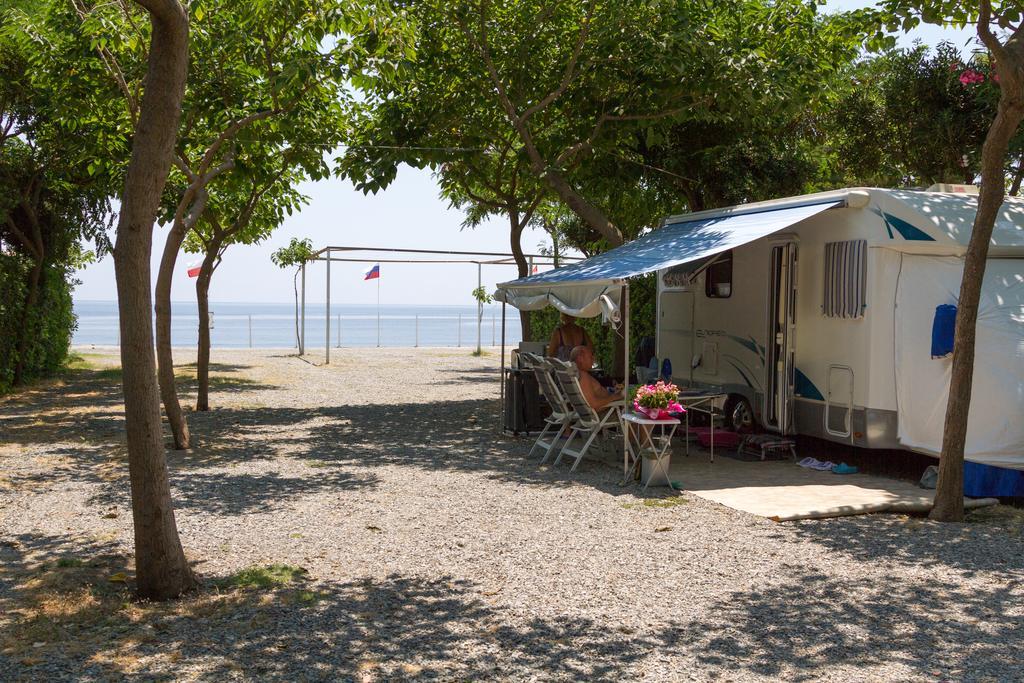 Camping La Focetta Sicula SantʼAlessio Siculo Exterior foto