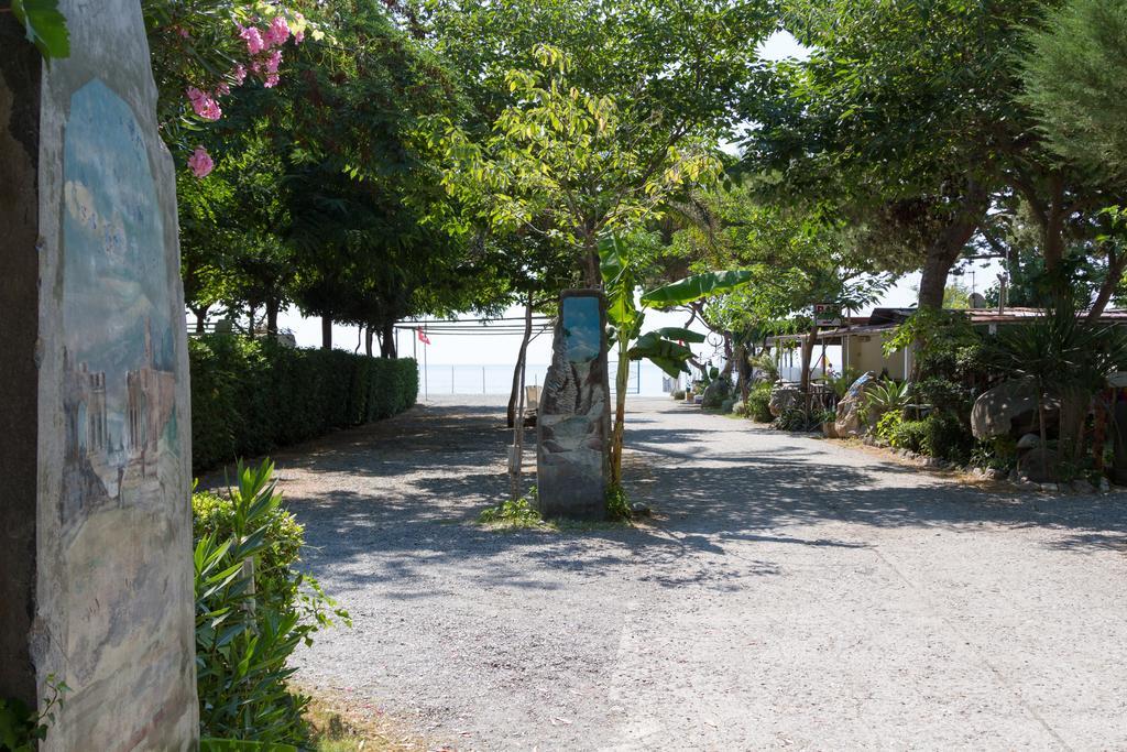 Camping La Focetta Sicula SantʼAlessio Siculo Exterior foto