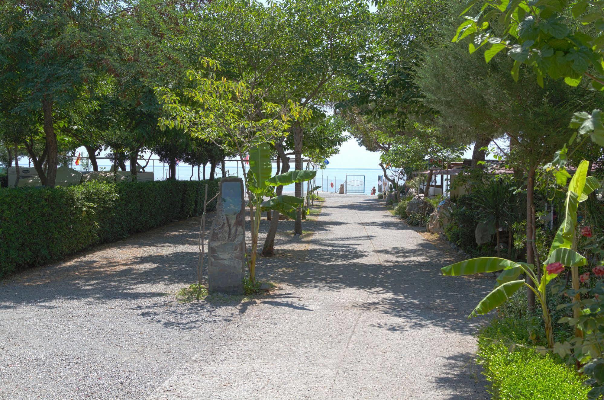 Camping La Focetta Sicula SantʼAlessio Siculo Exterior foto